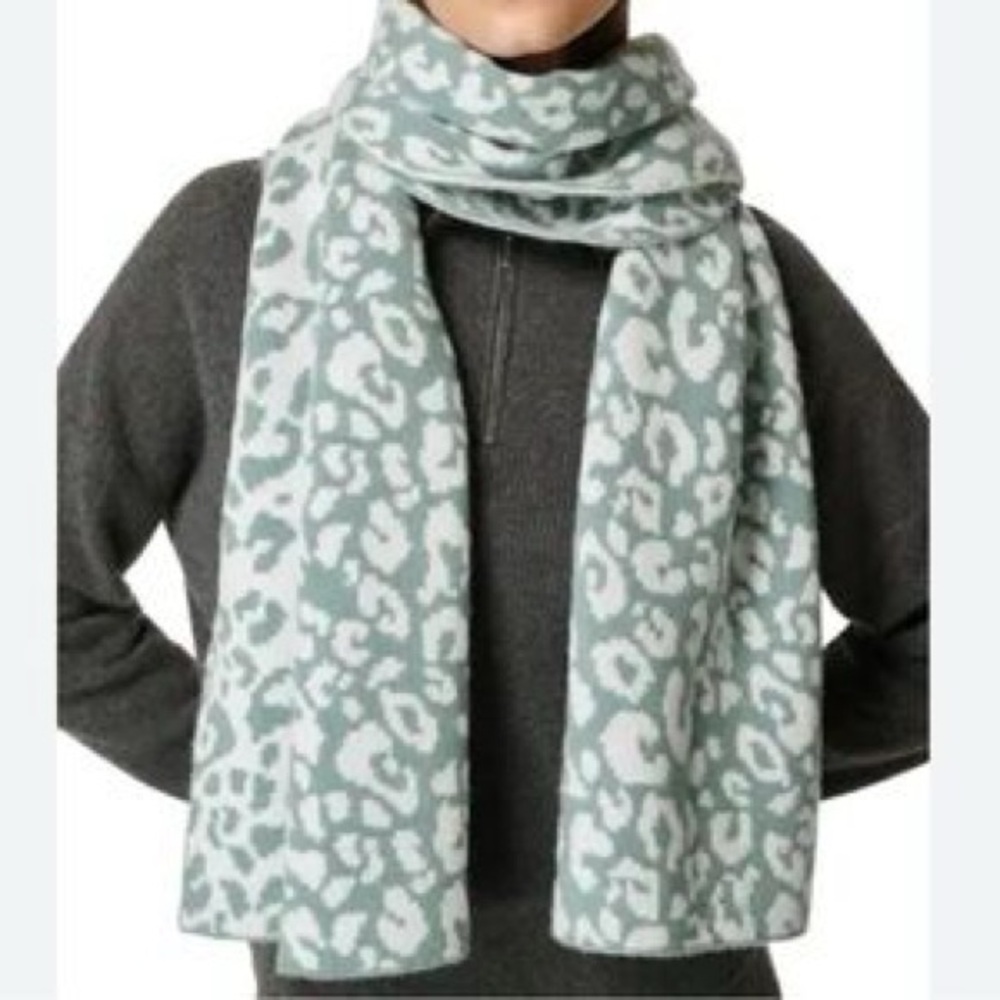 Sweaty Betty Green and White Leopard Print Scarf NWT